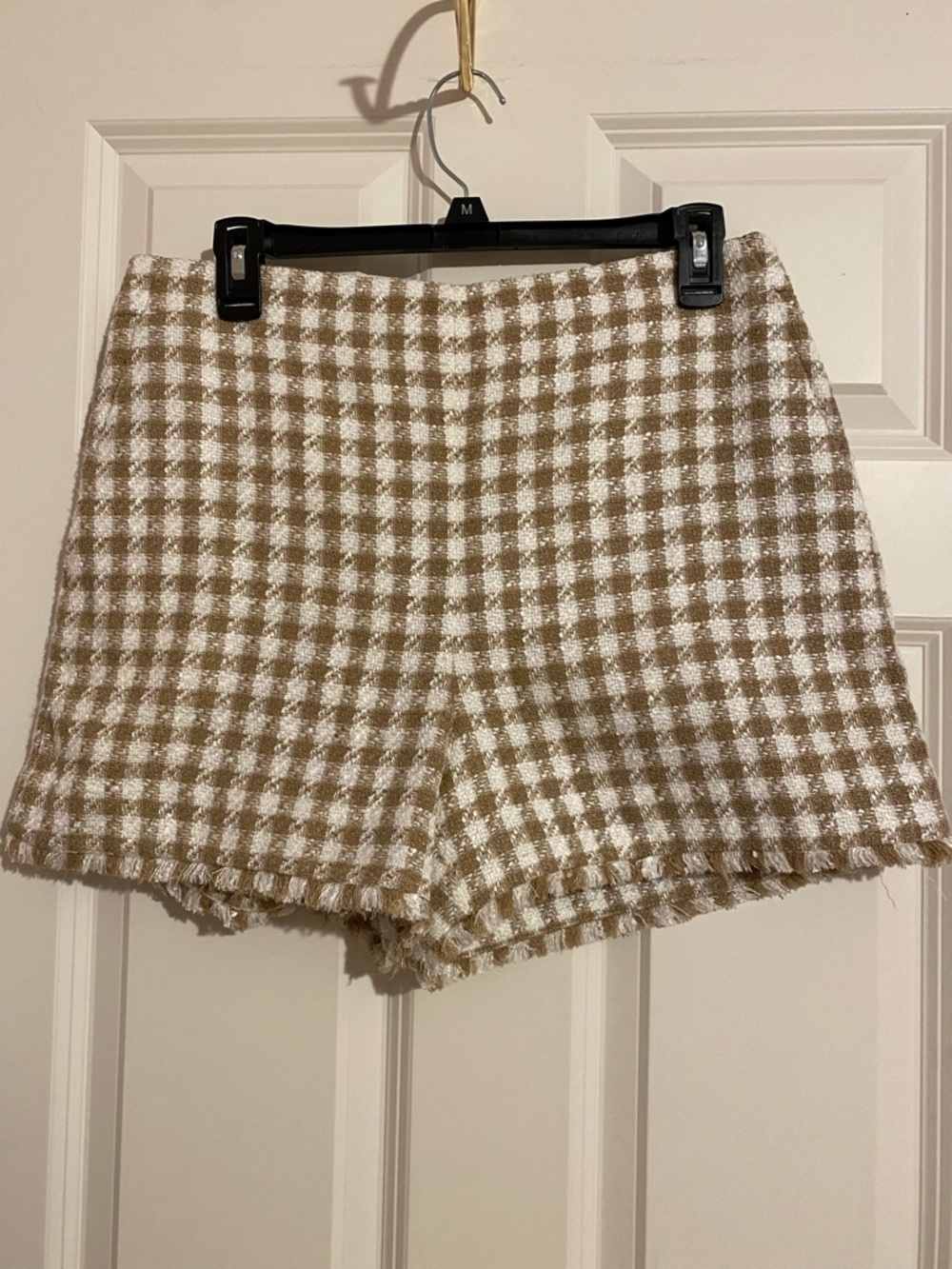 Ann Taylor Petite womens petite 8P (26 in.) beige white tweed plaid shorts